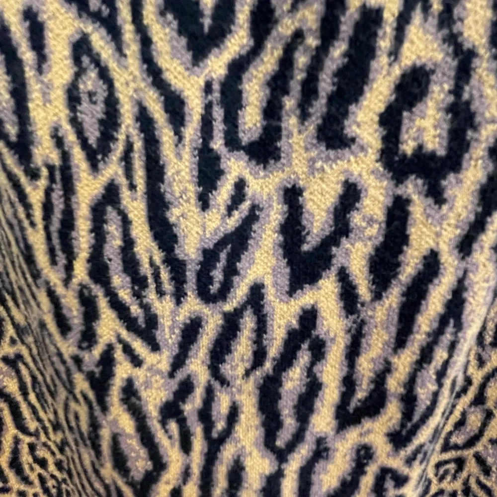 - BCBG Leopard print Body-con Dress size large - Picture 3 of 9